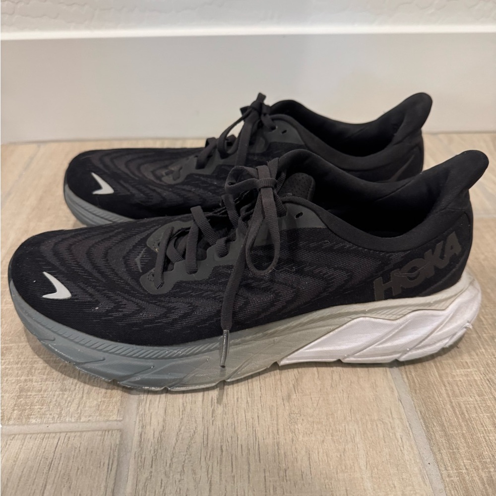 Hoka Arahi 6 Women’s Sneaker | 10B | Blk - Picture 2 of 6
